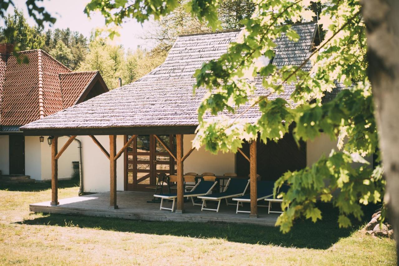 Viesu Nams Melnsils Hotell Exteriör bild