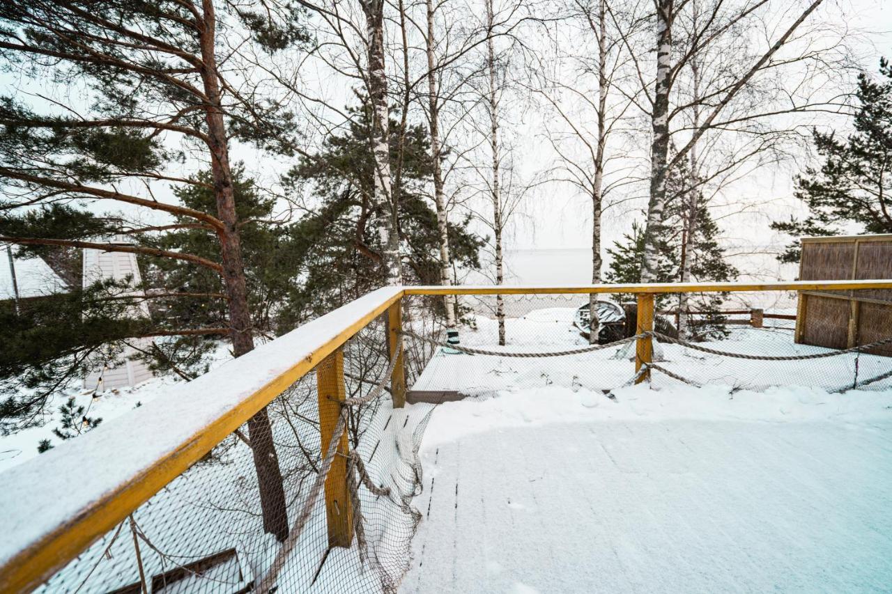 Viesu Nams Melnsils Hotell Exteriör bild