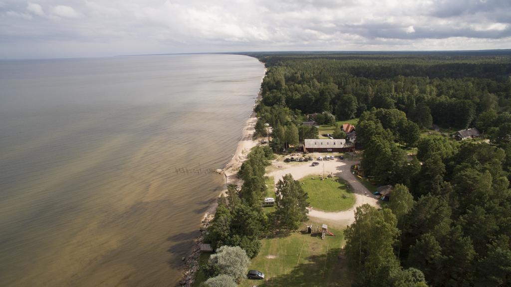 Viesu Nams Melnsils Hotell Exteriör bild