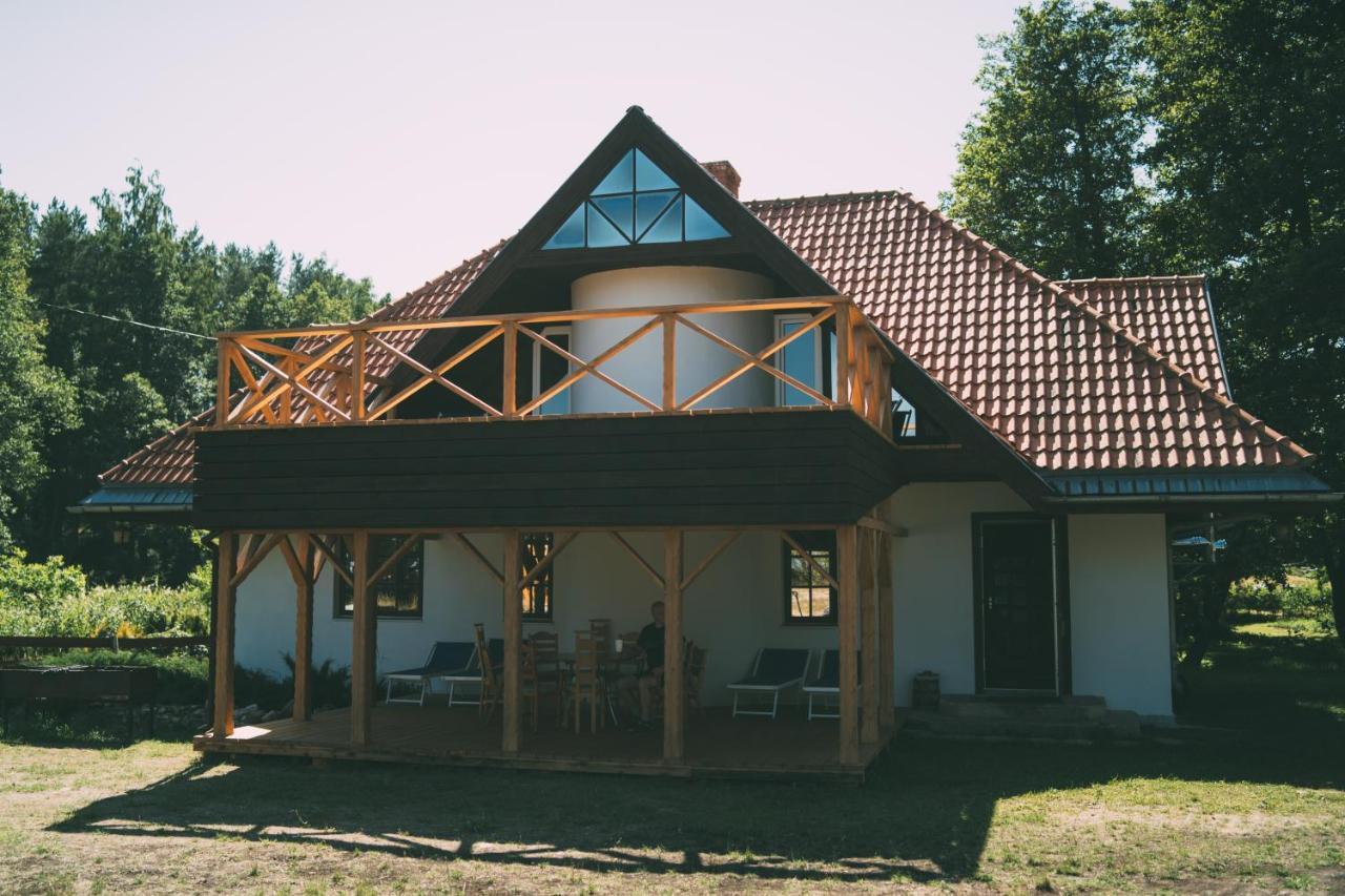 Viesu Nams Melnsils Hotell Exteriör bild